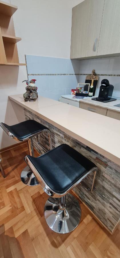 Design Apartment Business Lux 4 Star "Rio" Completely Business Lux Place In The City Center & Free Included Industry Optical Wifi & Netflix & Keyless Code Entry & Full Smart App & Kitchen & Washing Machine & Wide Terrace & Secure 2 Parking Place Ćuprija Exterior foto