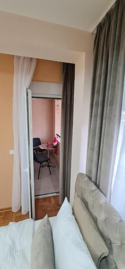 Design Apartment Business Lux 4 Star "Rio" Completely Business Lux Place In The City Center & Free Included Industry Optical Wifi & Netflix & Keyless Code Entry & Full Smart App & Kitchen & Washing Machine & Wide Terrace & Secure 2 Parking Place Ćuprija Exterior foto